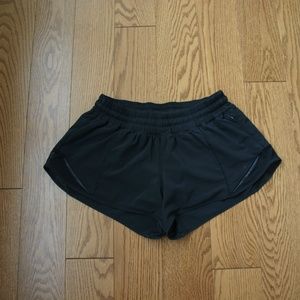Lululemon Hotty Hot Short 2"